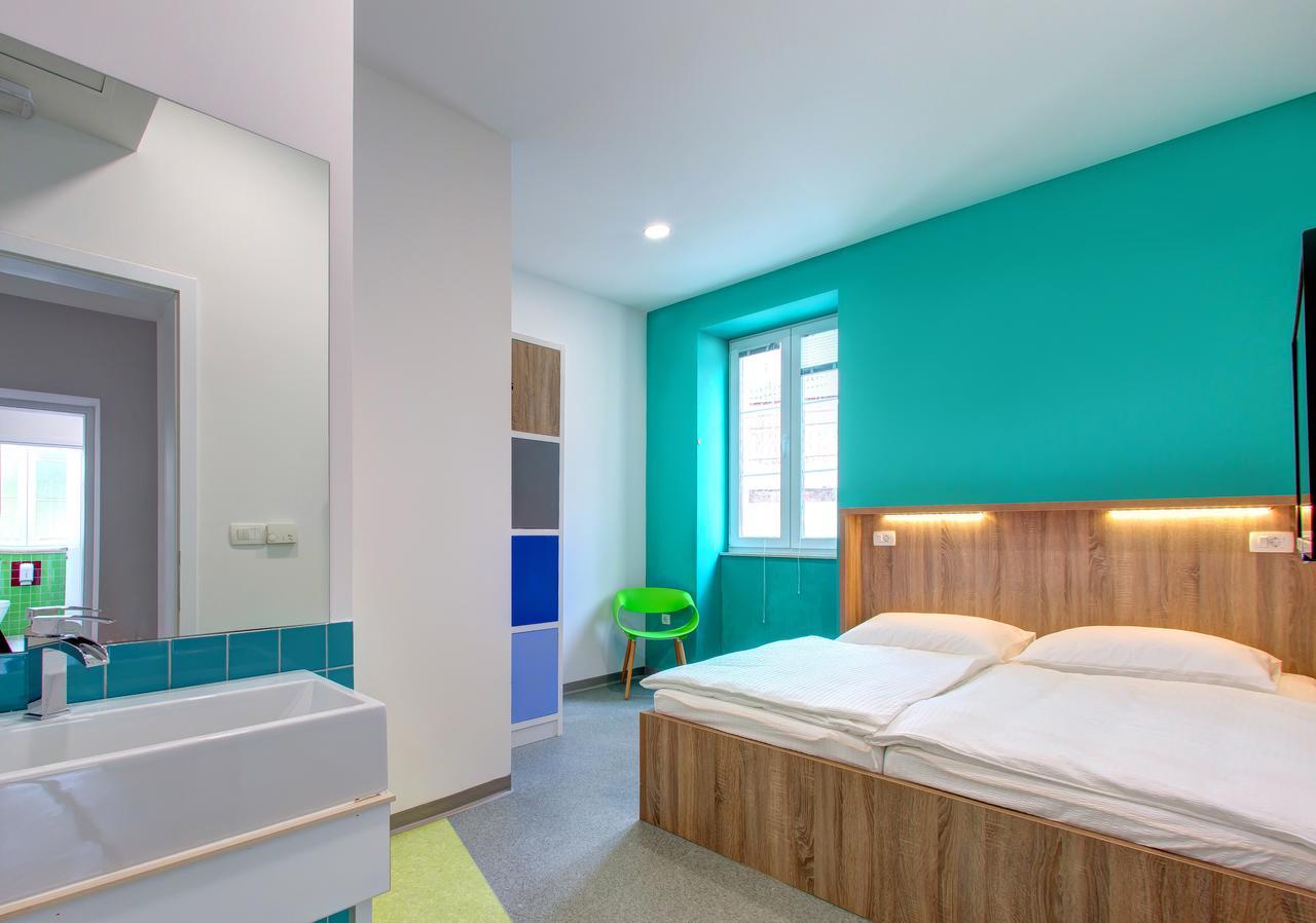 Starmo Hostel Мостар Екстериор снимка