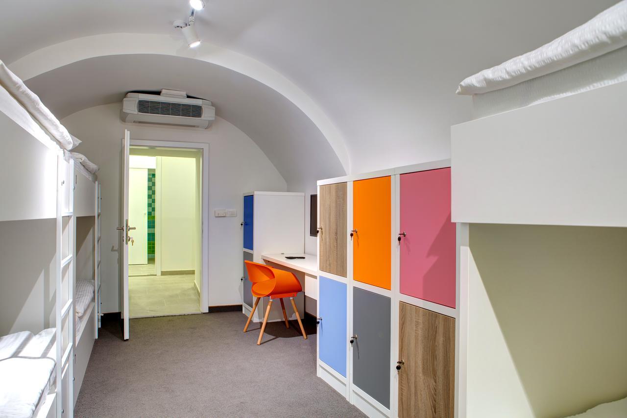 Starmo Hostel Мостар Екстериор снимка