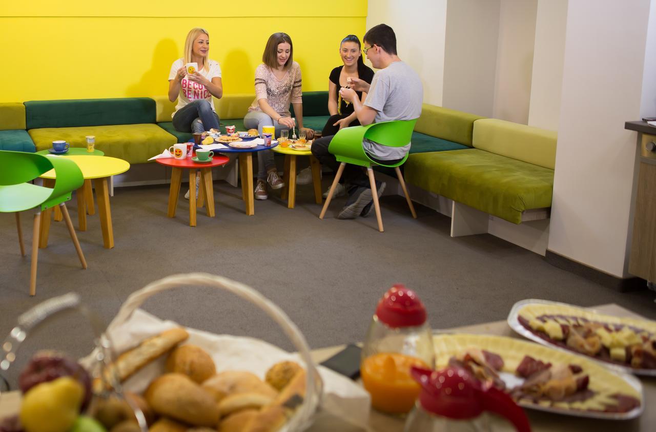 Starmo Hostel Мостар Екстериор снимка
